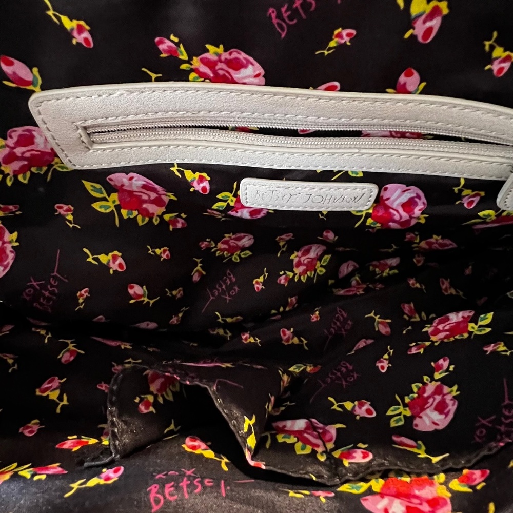 Beautiful Betsy Johnson ladies purse